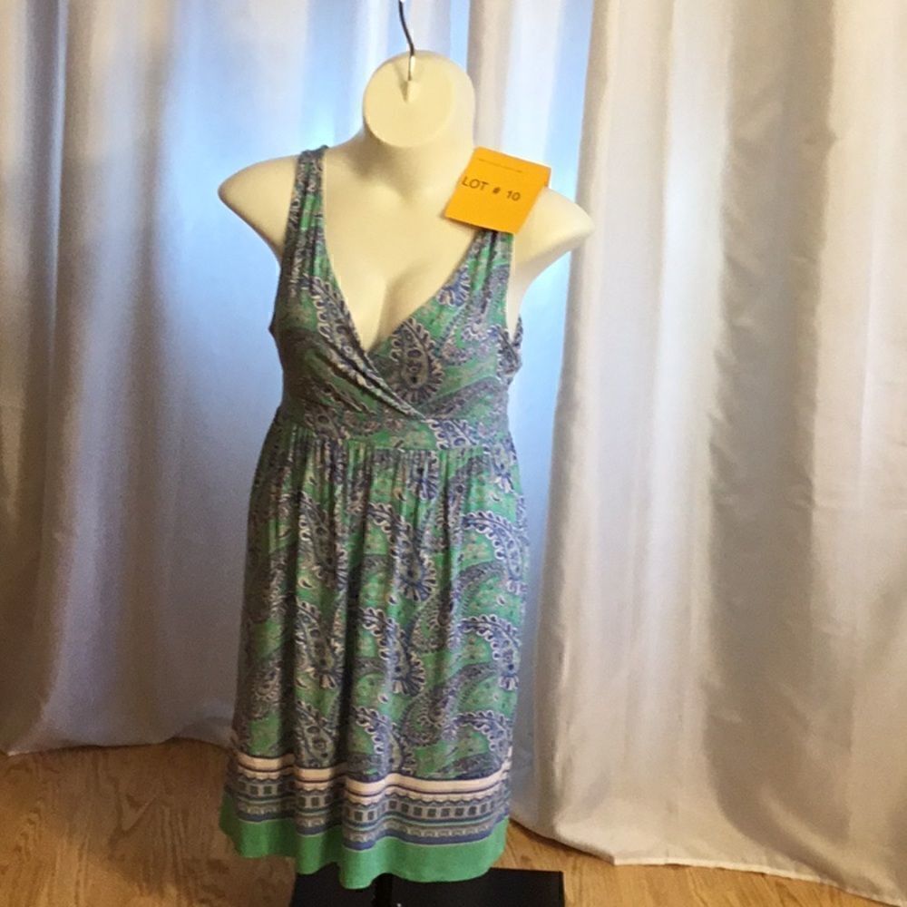 OLD NAVY sundress in size large paisley designs